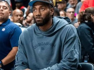 NBA篮球巨星伦纳德各阶段成长解析：从青涩新秀到篮球传奇的蜕变之路伦纳德各阶段对比全景展示