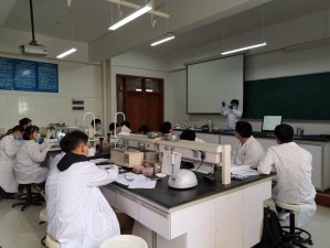 生物老师上课全班做了【生物老师上课全班做了一个有趣的实验】